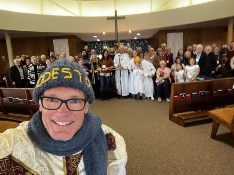 Bishop's selfie with St. Paul's members, Nov 2025